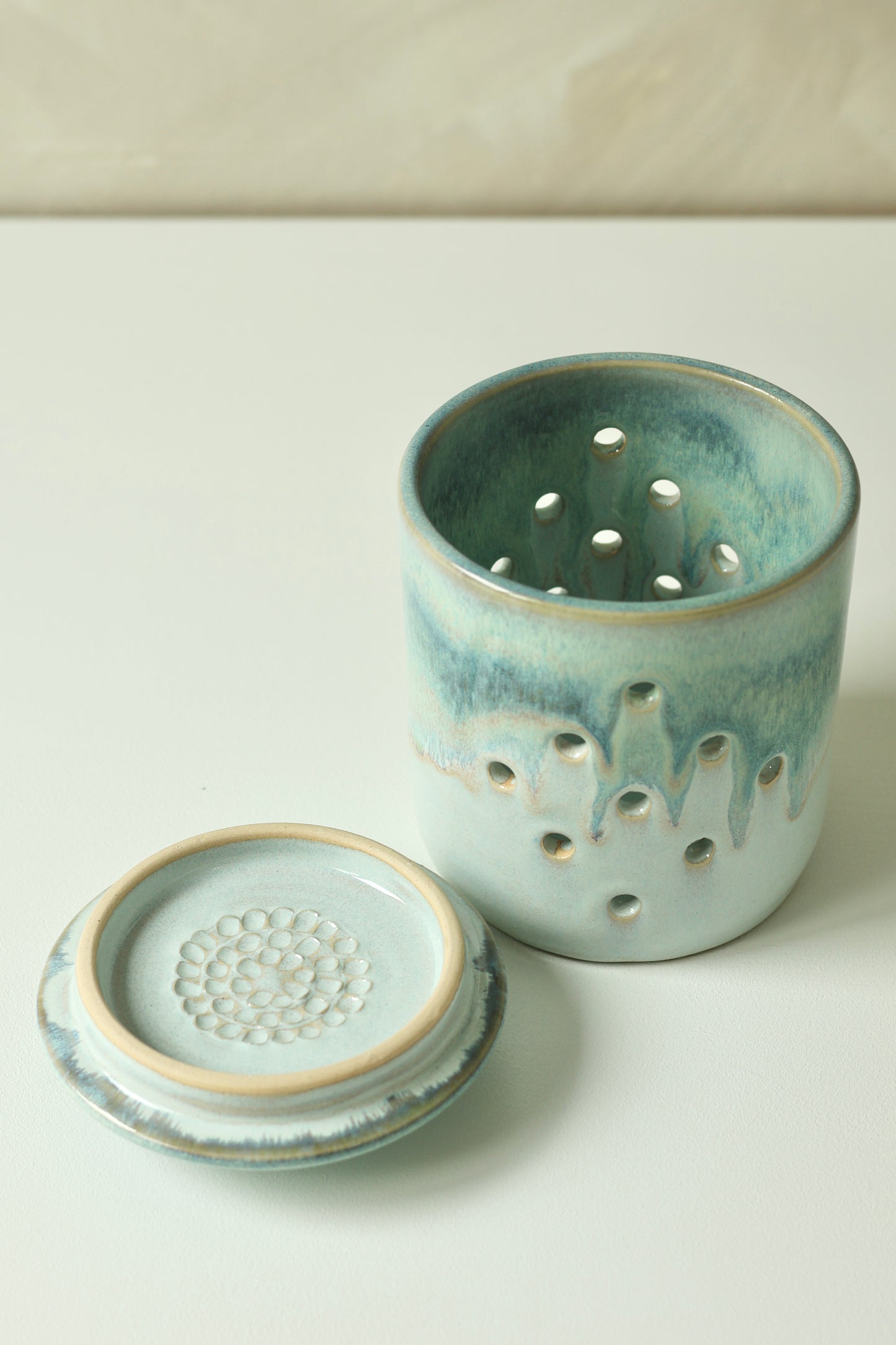 Garlic Keeper | Turquoise Waters
