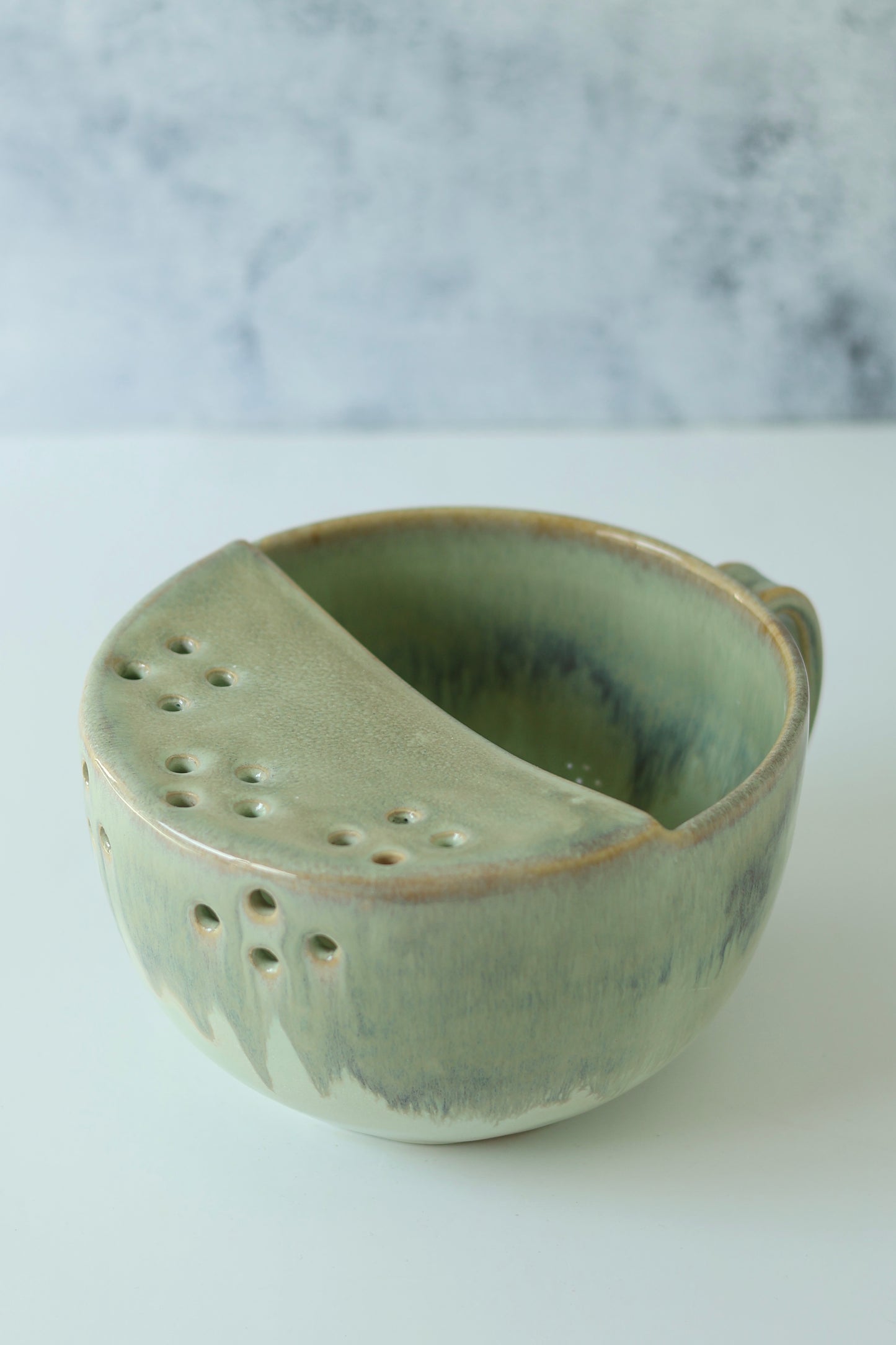 Berry Strainer Bowl | Dewy Moss