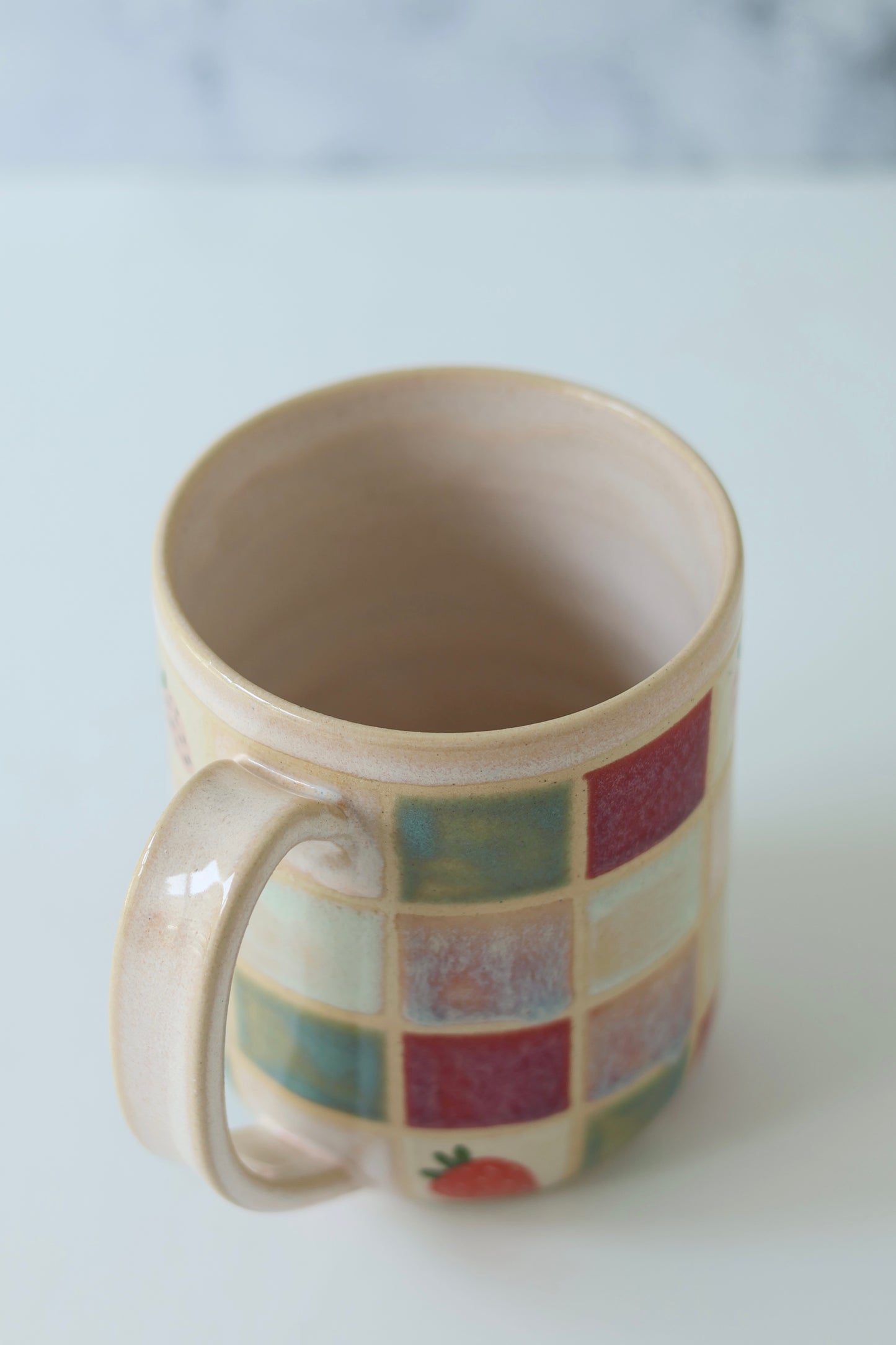 16oz Mug | Strawberry Checkered
