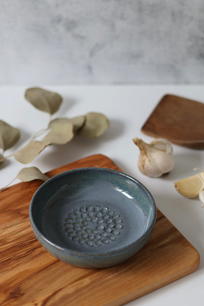 Garlic Grater Plate | Stormy Midnight