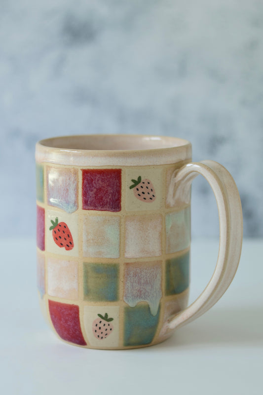 16oz Mug | Strawberry Checkered
