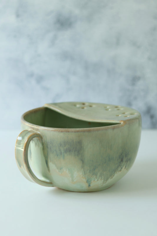 Berry Strainer Bowl | Dewy Moss