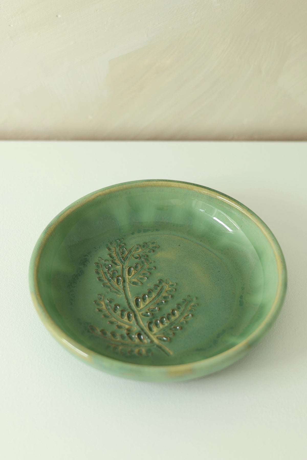 Fern Garlic Grater Plate | Fern Green