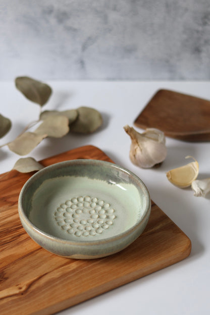 Garlic Grater Plate | Dewy Moss